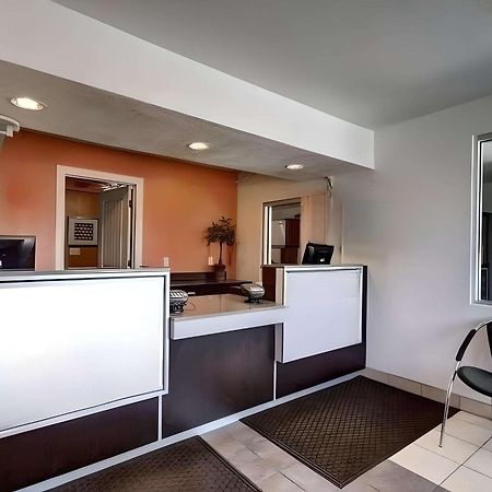 Econo Lodge Midvale Bagian luar foto