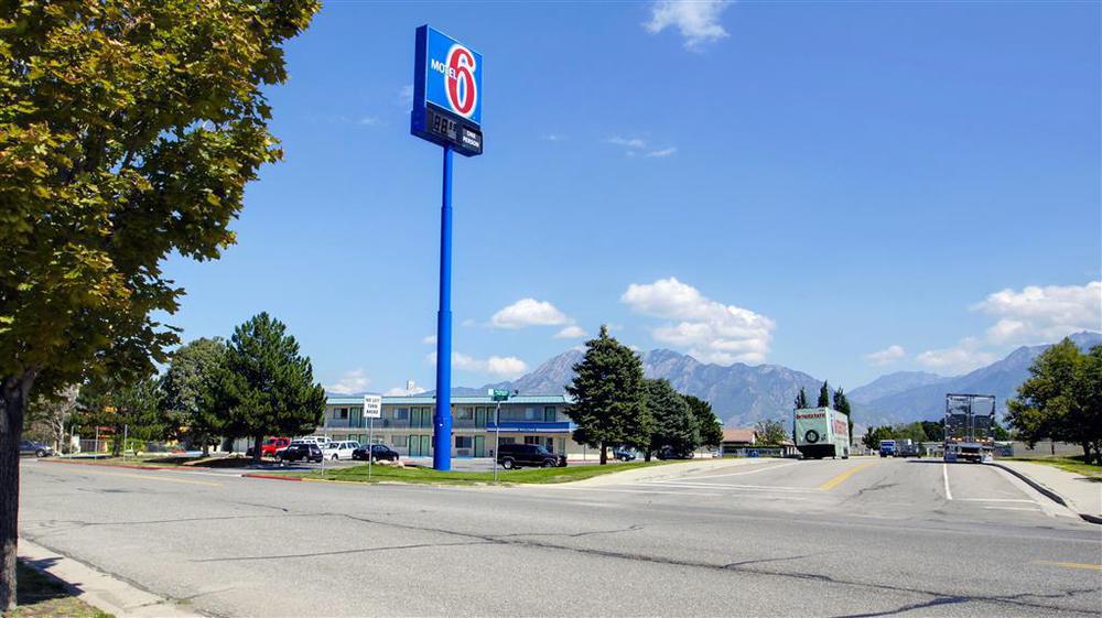 Econo Lodge Midvale Bagian luar foto