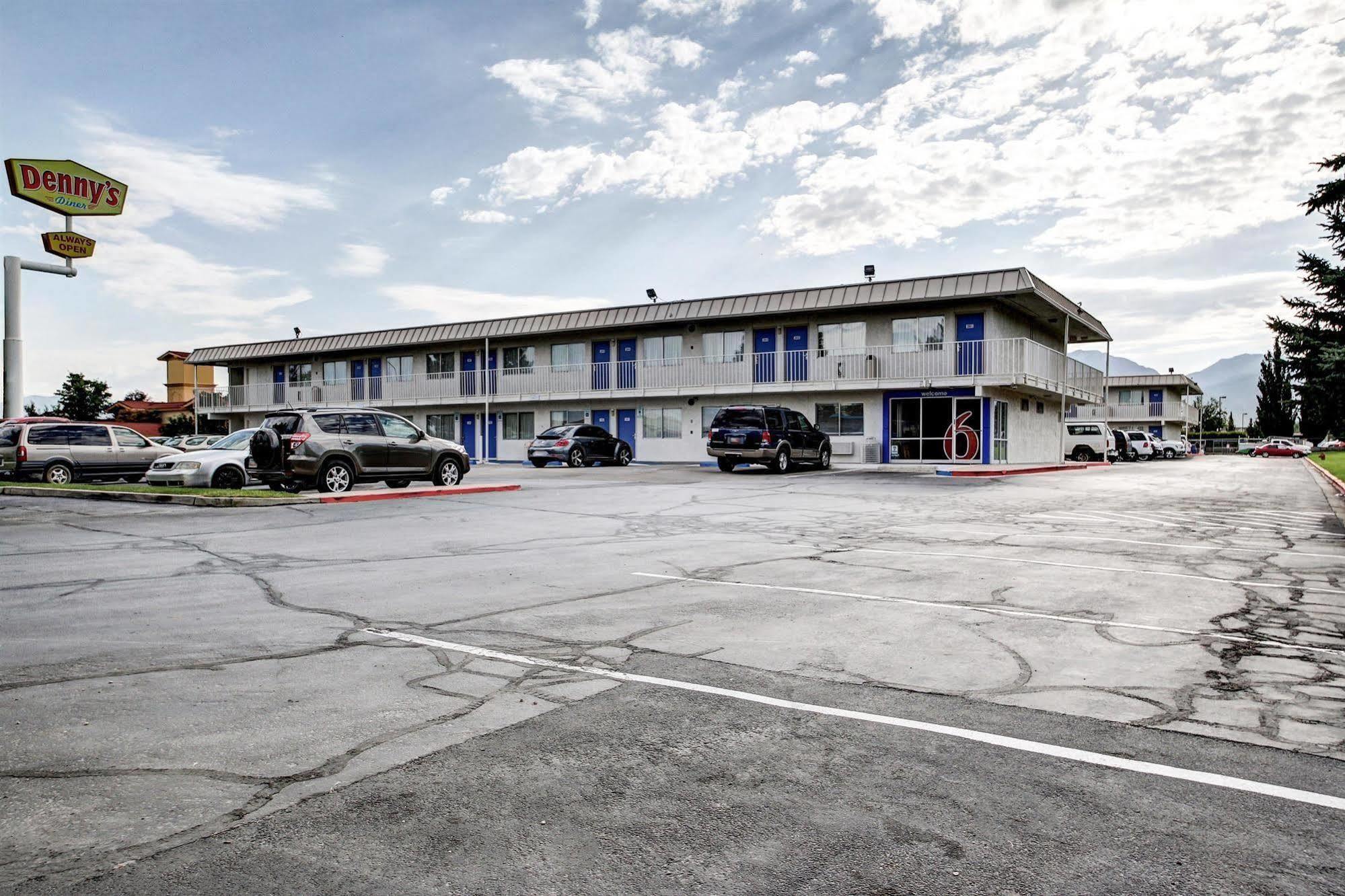 Econo Lodge Midvale Bagian luar foto